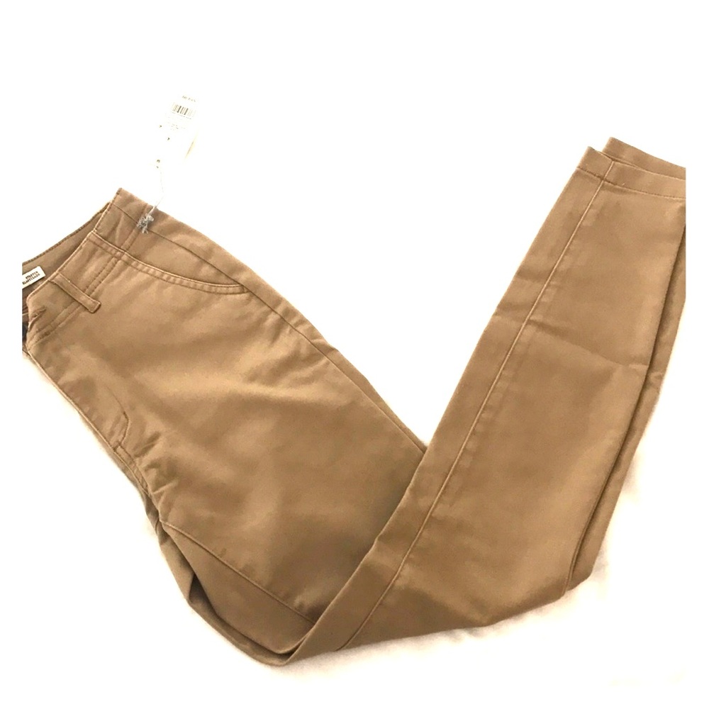 NEVER WORN CHINO PANT